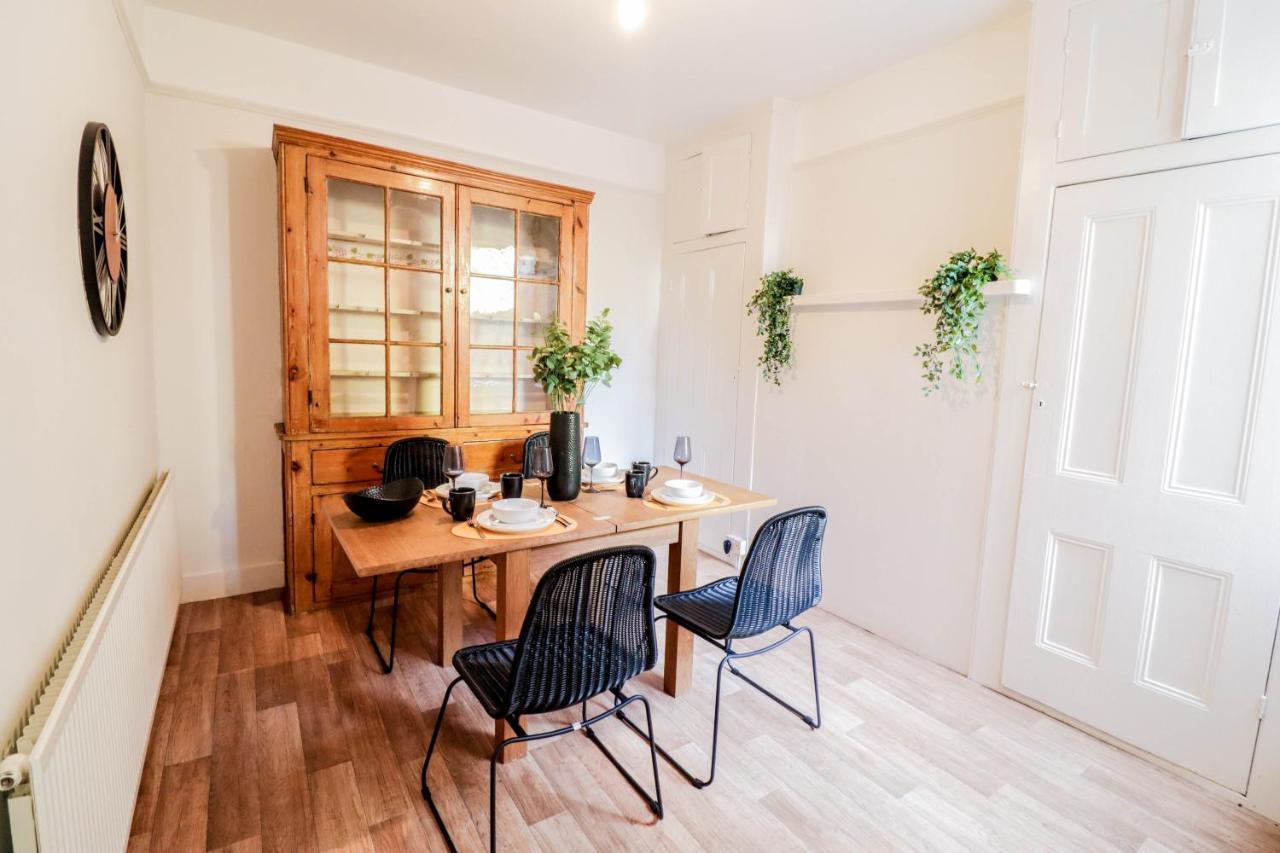 Stunning 5 Bed House In Clapham - Free Wifi! Ferienhaus *