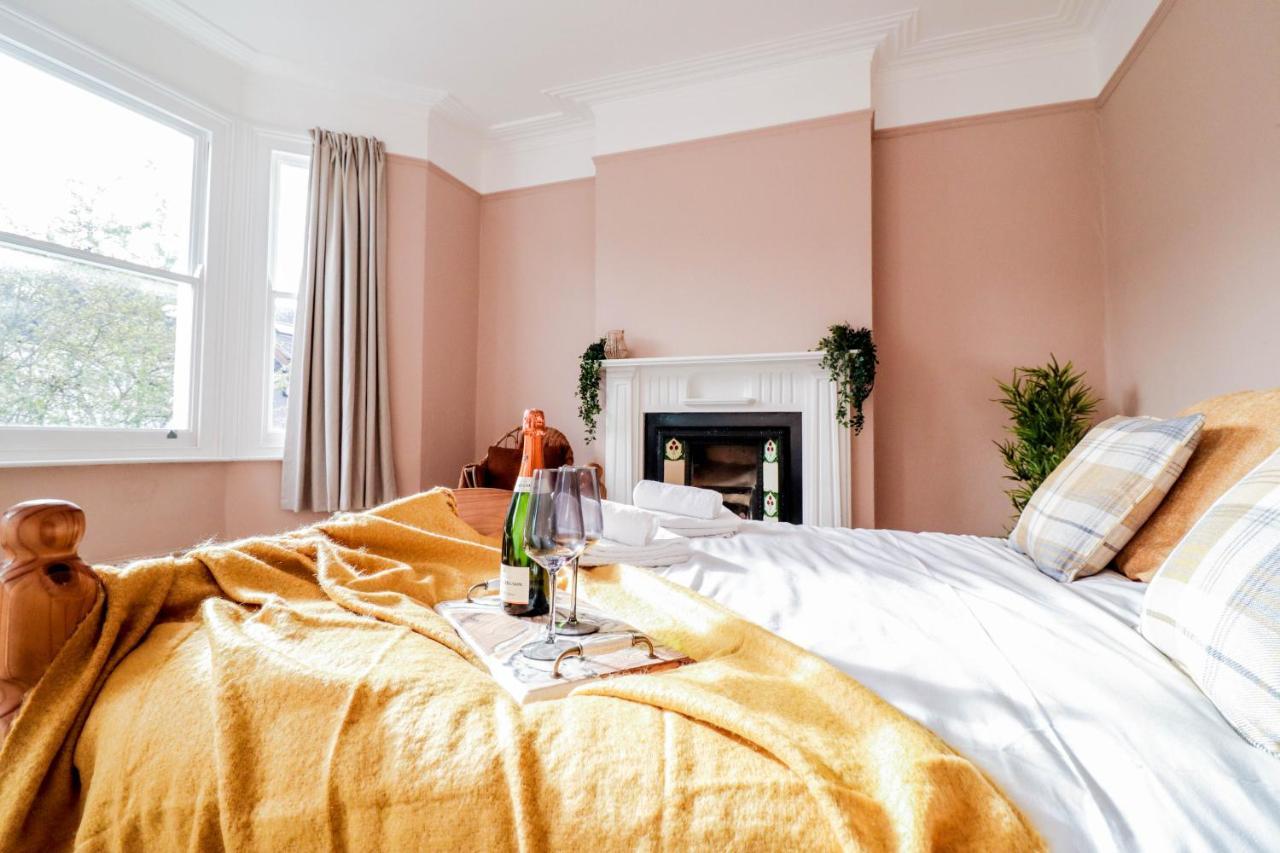 Ferienhaus Stunning 5 Bed House In Clapham - Free Wifi!