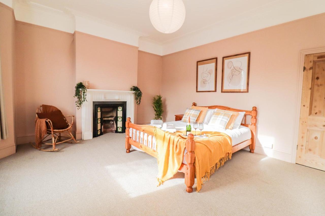 Stunning 5 Bed House In Clapham - Free Wifi! Ferienhaus
