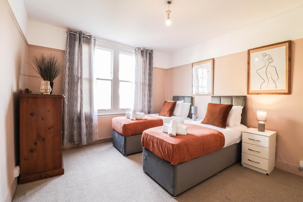Ferienhaus Stunning 5 Bed House In Clapham - Free Wifi! London