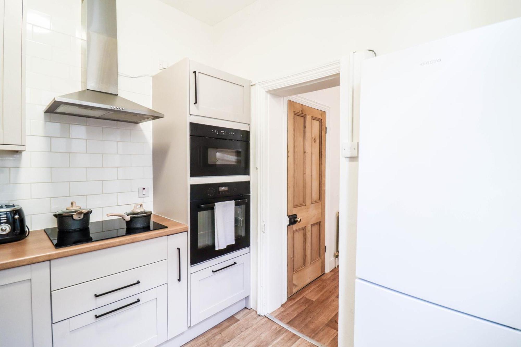 Ferienhaus Stunning 5 Bed House In Clapham - Free Wifi!