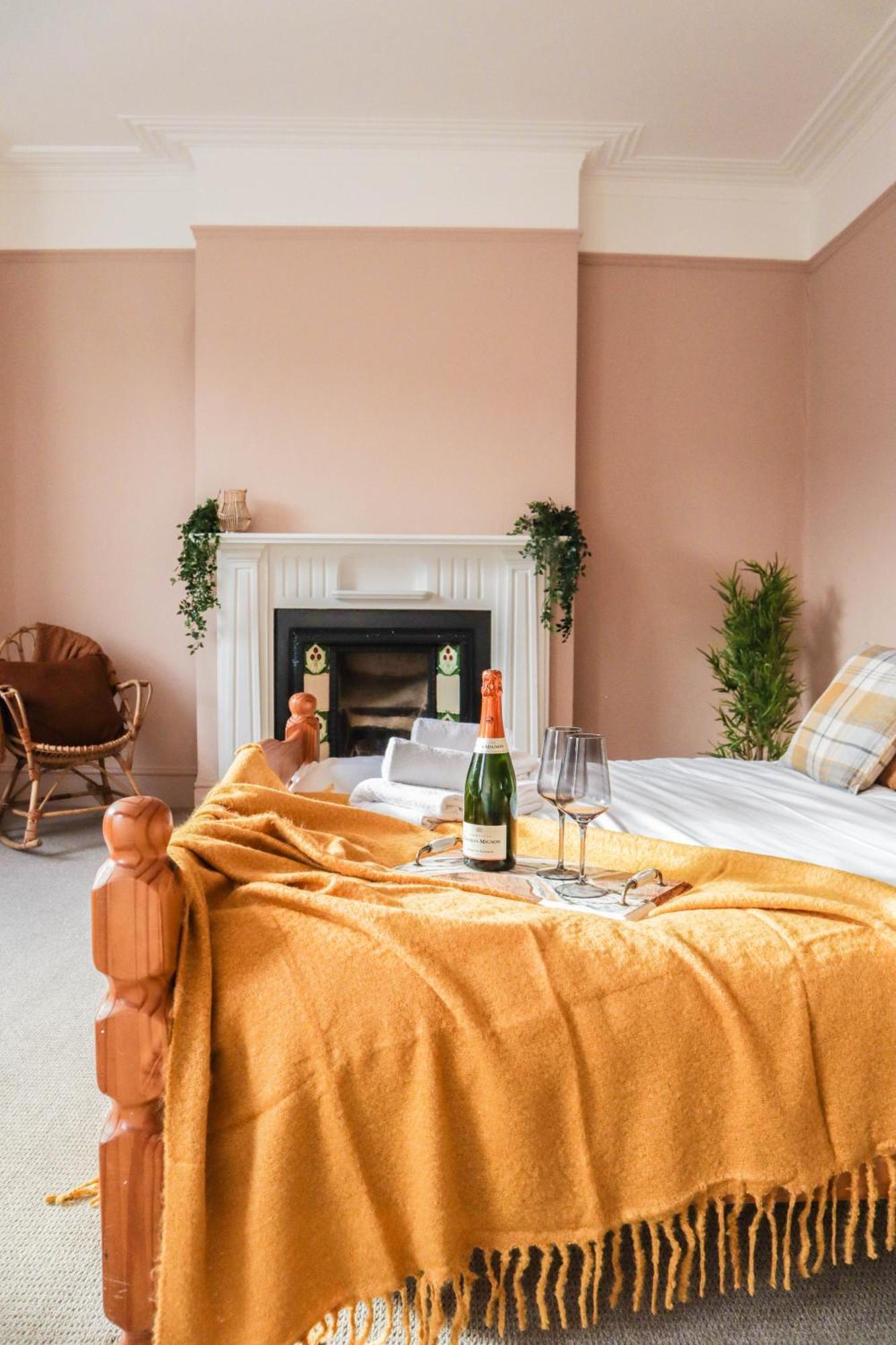 Ferienhaus Stunning 5 Bed House In Clapham - Free Wifi!