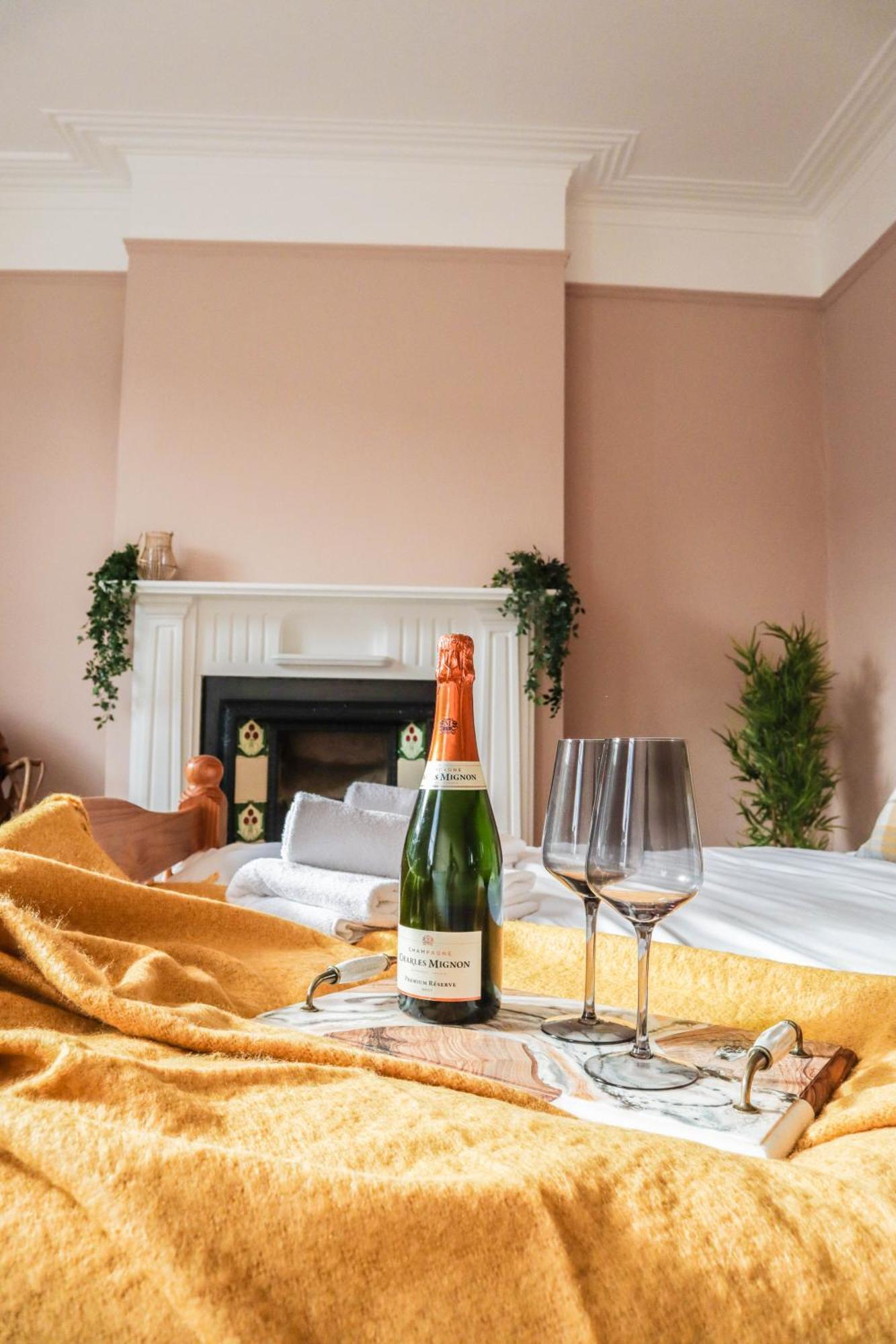 Ferienhaus Stunning 5 Bed House In Clapham - Free Wifi! *
