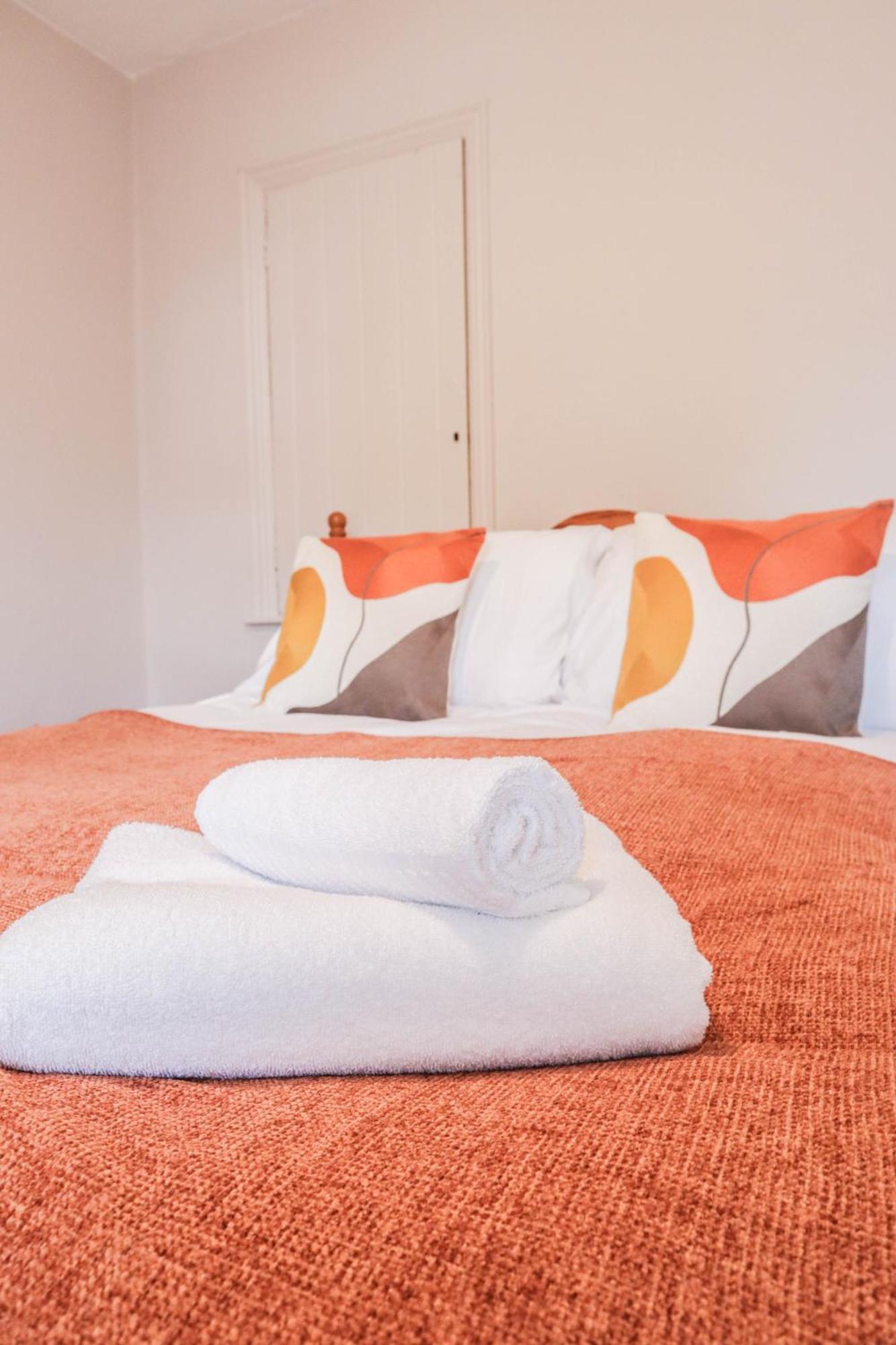 Stunning 5 Bed House In Clapham - Free Wifi! Ferienhaus *