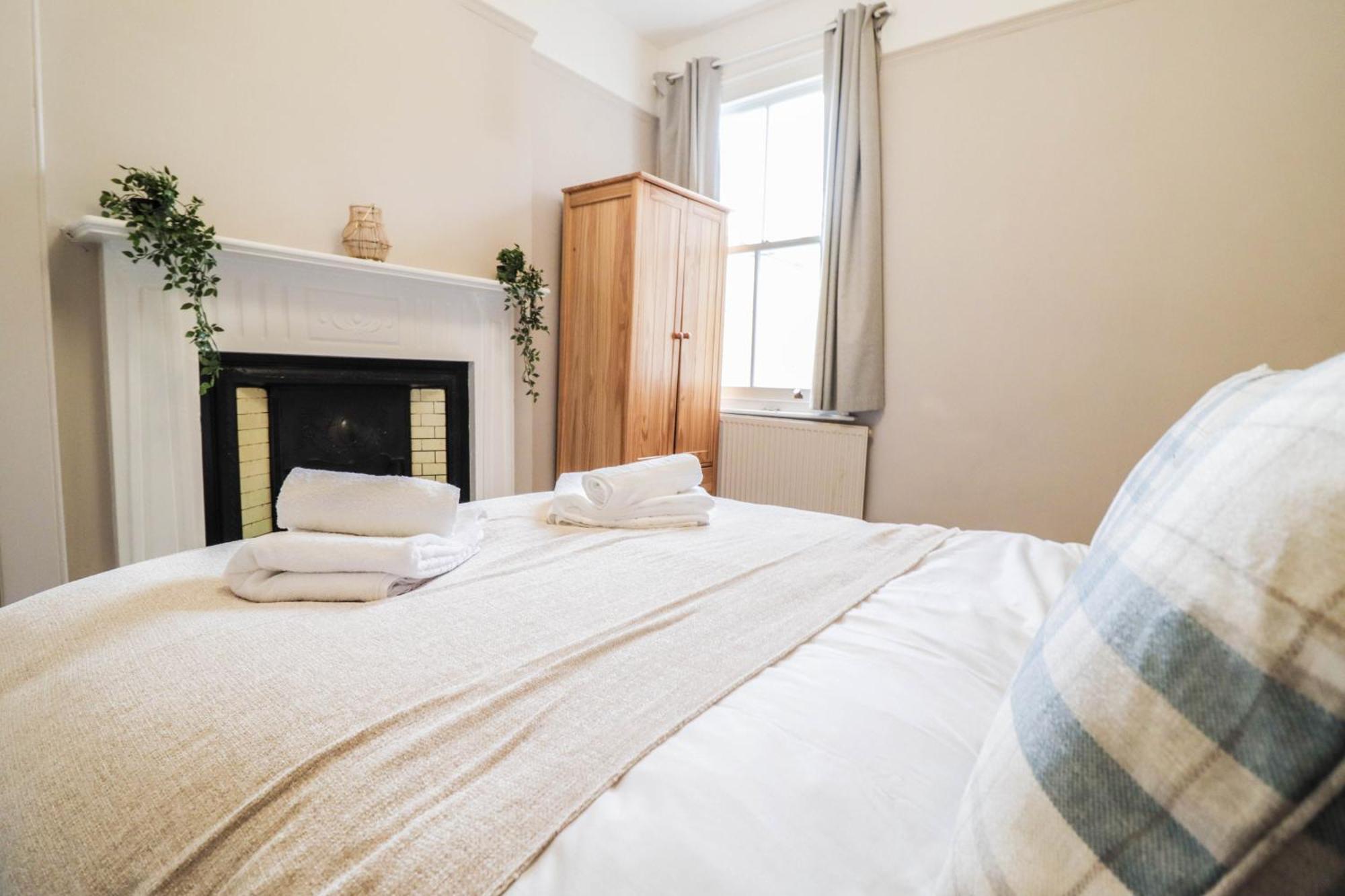 Stunning 5 Bed House In Clapham - Free Wifi! Ferienhaus