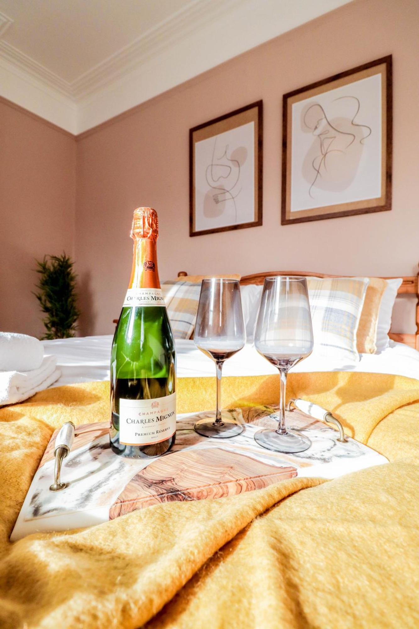 Ferienhaus Stunning 5 Bed House In Clapham - Free Wifi! *