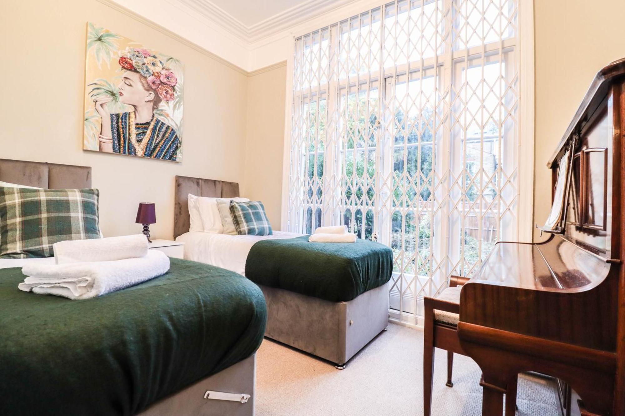 Stunning 5 Bed House In Clapham - Free Wifi! Ferienhaus